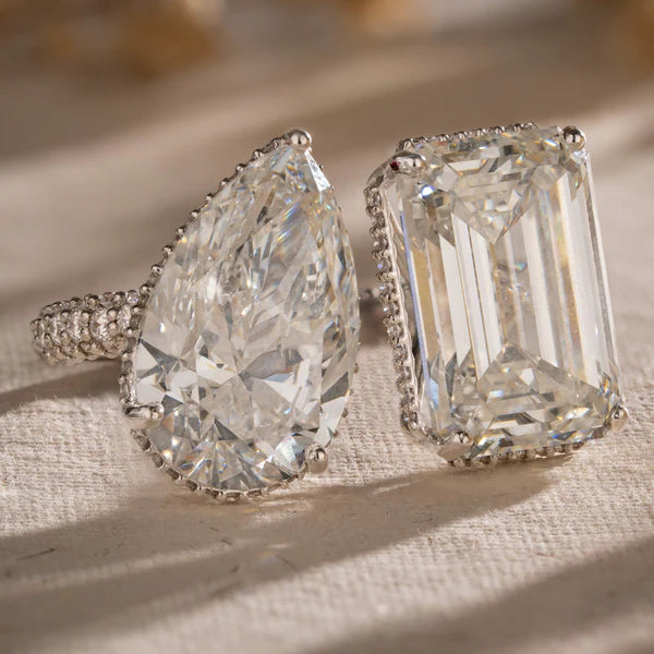 Mega 17 Carat Big Rock Toi-et-Moi Ring