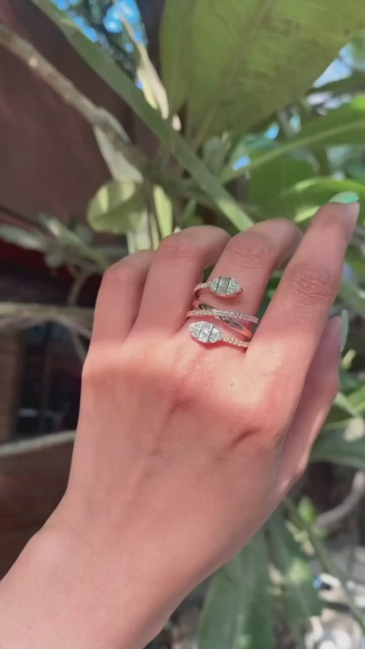 Every ring tells a story, and this one is no exception. A perfect blend of craftsmanship and beauty, it’s a treasure to behold. What’s your favorite piece of jewelry? Let us know! 💖💎