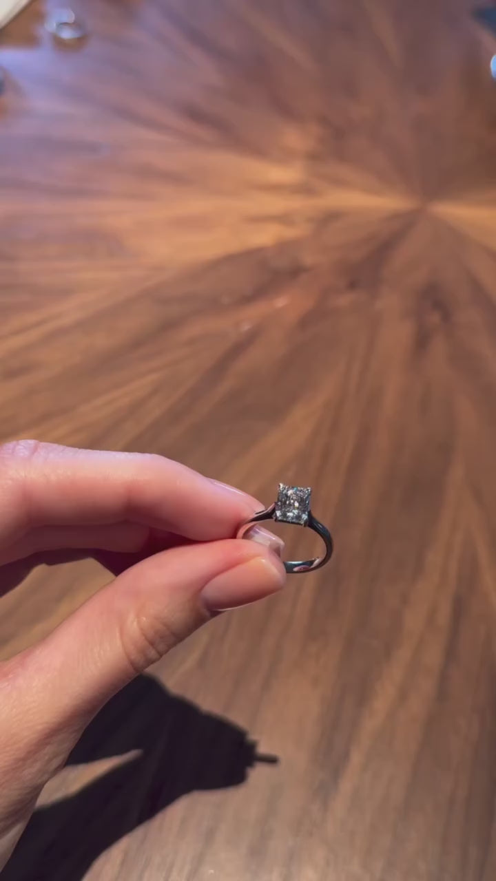 Holding onto dreams and promises. This ring is more than just a piece of jewelry; it represents a journey. What does it mean to you? Let us know below! 💖